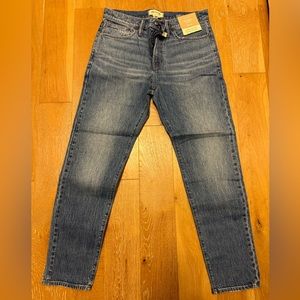 NWT - Men’s Madewell Jeans in relaxed taper fit. Flex denim. 32x32